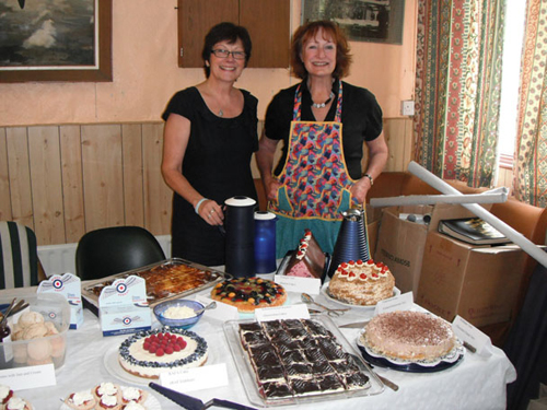 Evelyn Klein and Julia Vandervord with their home-made cakes.