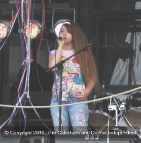 DeFest 19/06/2010 / Girl-singer.jpg